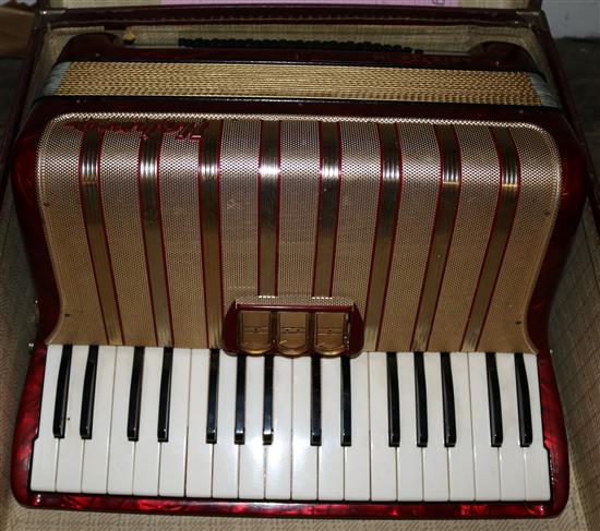 Hohner Arietta IM accordian, cased